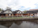 Betlém v Hlinsku se nachází na pravém břehu Chrudimky, ovšem v blízkosti řeky jsou domy novější.