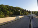 Večerní poklidná atmosféra na hrázi přehrady Seč.