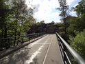 Silniční most přes Chrudimku ve Škrovádu.