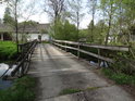 Dřevěný most přes Chrudimku v obci Travná.